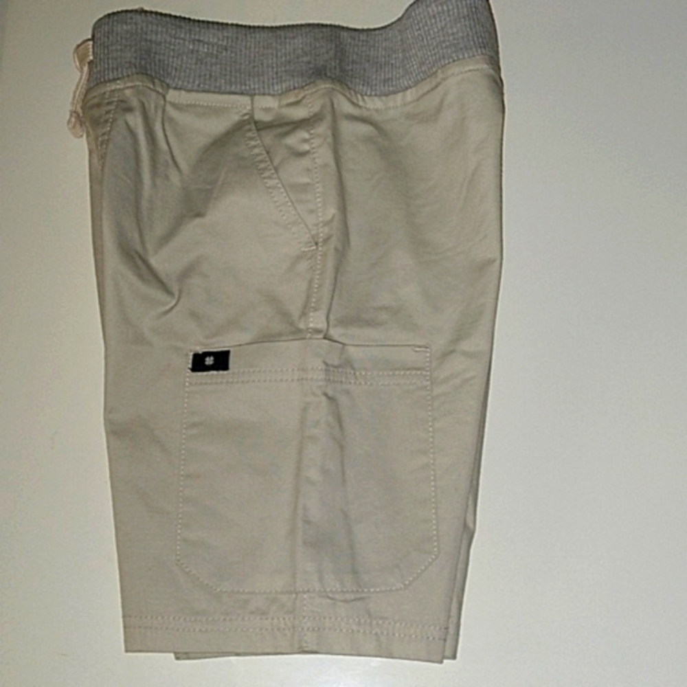 Lucky Brand Tank Top and Khaki Cargo Shorts NWT - Picture 5 of 7